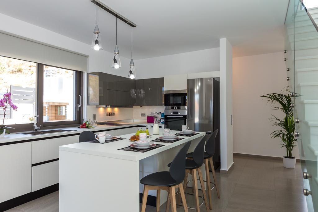 Eolia Iconic Villa, Walking Distance To The Beach, By Thinkvilla Pánormos Buitenkant foto